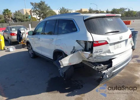 2018 Honda Pilot Touring z USA, uszkodzony, nr VIN 5FNYF6H98JB037825